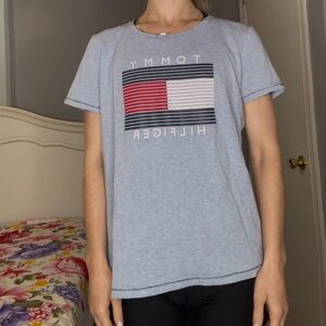 Tommy Hilfiger T shirt